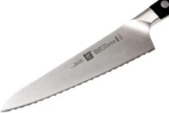 Zwilling Pro Cuchillo De Chef Dentado 14cm, 38425-141 12 Zwilling Pro Cuchillo De Chef Dentado 14cm, 38425-141 -CocinaPro Ventas ZW38425 141 03 zwilling pro zw38425 141 03